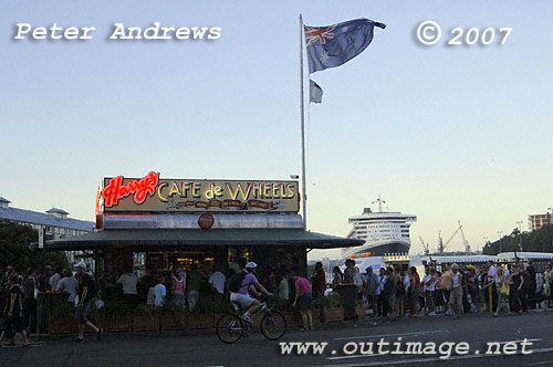 Cunard Queens cross paths in Sydney.