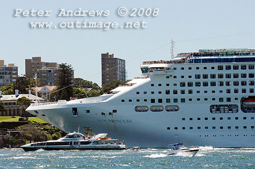 The bow of Sun Princess with Kirribilli Point in the background.