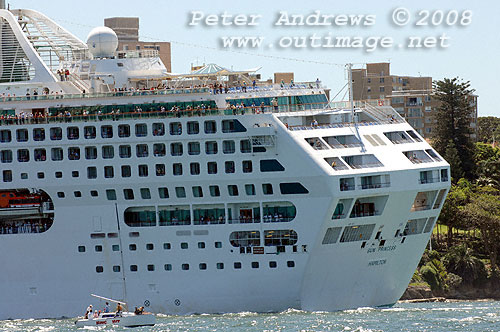 The stern of Sun Princess with Kirribilli Point in the background.