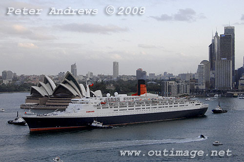 Queen Elizabeth 2 leaving Circular Quay in front of the Sydney Opera House.