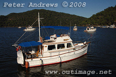 Zitania, a 1973 32 Heritage CL at anchor off Peat's Bite.