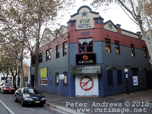 The Star Hotel - 1925, Newcastle. Photo copyright Peter Andrews, Outimage Publications.