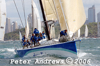 Grant Wharington's 98 foot IRC Maxi Skandia leads the fleet out of the harbour after the 2006 Sydney to Gold Coast Yacht Race.