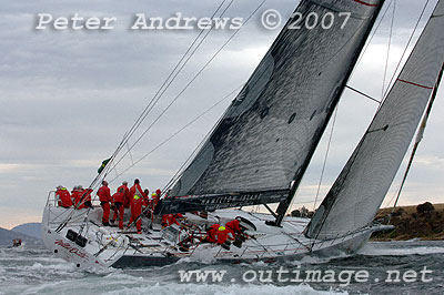 Wild Oats approaching the eastern shore of the Derwent River ahead of another tack.