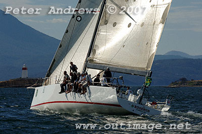 Rosebud approaching the mouth of the Derwent River.