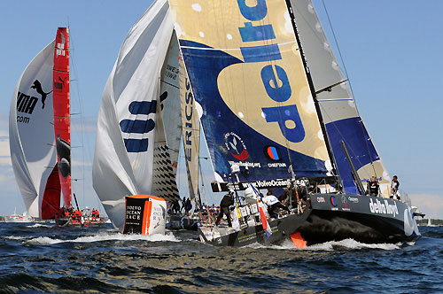 Perfect weather and hundreds of spectator boats turn out, for the Stockholm in-port race. Photo copyright Dave Kneale / Volvo Ocean Race.