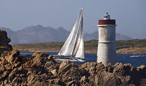 Mayers and Bertarelli's Numbers makes her way around the island course in the Maxi Yacht Rolex Cup 2008. Copyright Rolex and Kurt Arrigo.