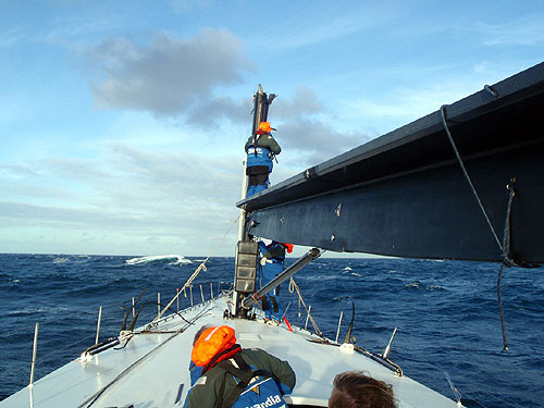 After loosing the mast near Deal Island, in Bass Strait. Photo copyright Etihad Stadium.