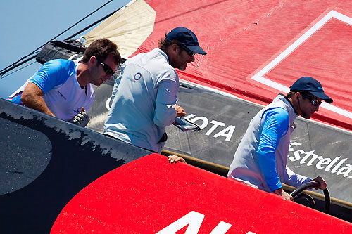 Team Origin - Mike Sanderson, Iain Percy and Ben Ainslie, Louis Vuitton Pacific Series Practice Day, Auckland, 26/01/2009. Photo copyright Stefano Gattini / www.carloborlenghi.com