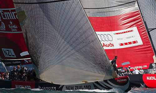 Luna Rossa Challenge and Emirates Team New Zealand, Louis Vuitton Pacific Series Practice Day, Auckland, 28/01/2009. Photo copyright Stefano Gattini / www.carloborlenghi.com