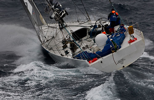 Grant Wharington's Maxi Wild Thing ploughing through the conditions of the Tasman Sea, during the Rolex Sydney Hobart Yacht Race 2010, Australia. Photo copyright Carlo Borlenghi, Rolex.